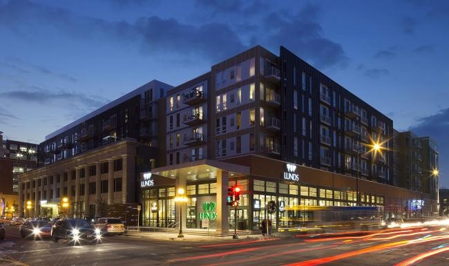 a large building with many windows