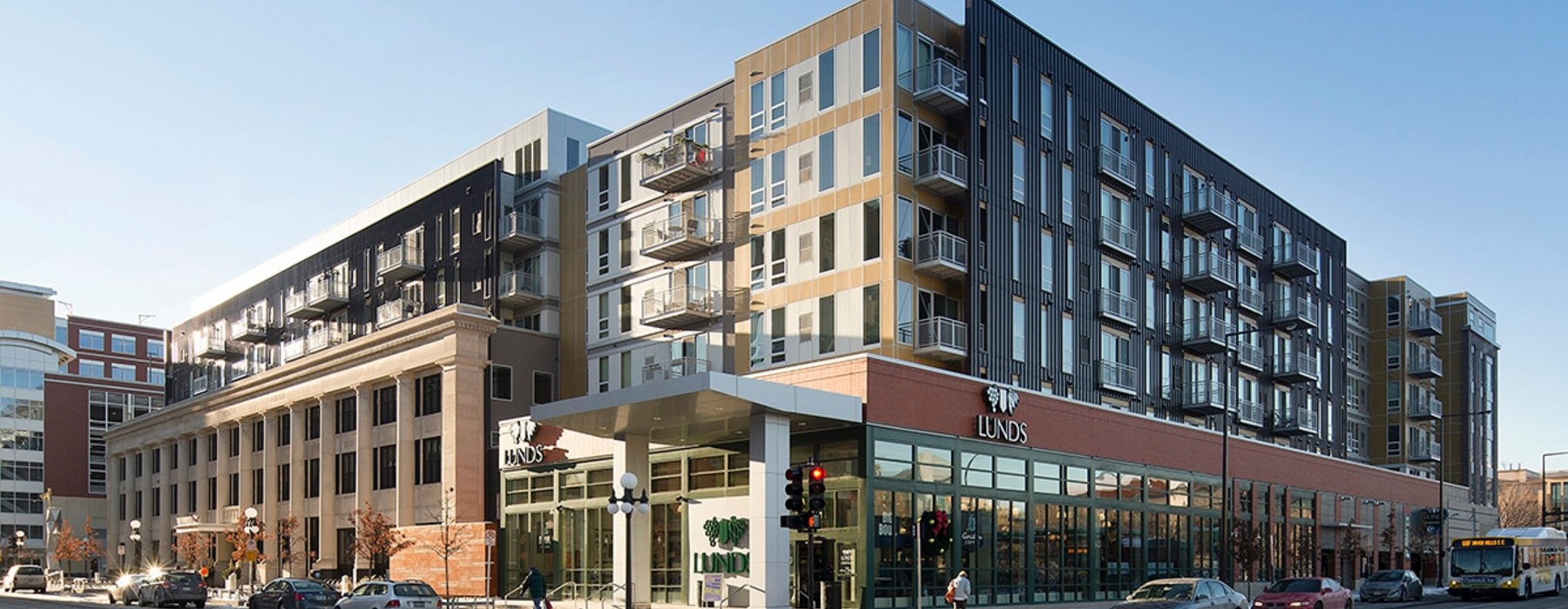 a large building with many windows